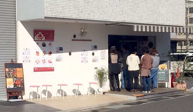 パティスリー モンシェールファクトリーショップ｜箕面の店舗写真